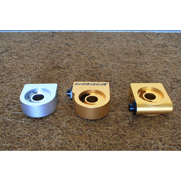 Sandwich de aceite Mishimoto M22 x 1,5 con termostato trasero Sandwich de aceite Mishimoto M22 x 1,5 con termostato trasero