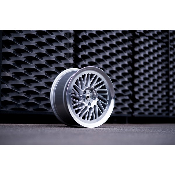 Llantas 18" Japan Racing  JR27  5x100 Llantas 18" Japan Racing JR27 5x100