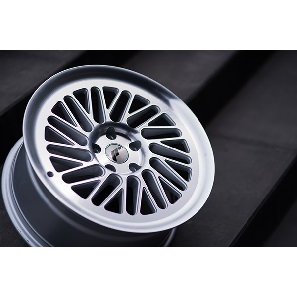 Llantas 18" Japan Racing  JR27  5x100 Llantas 18" Japan Racing JR27 5x100